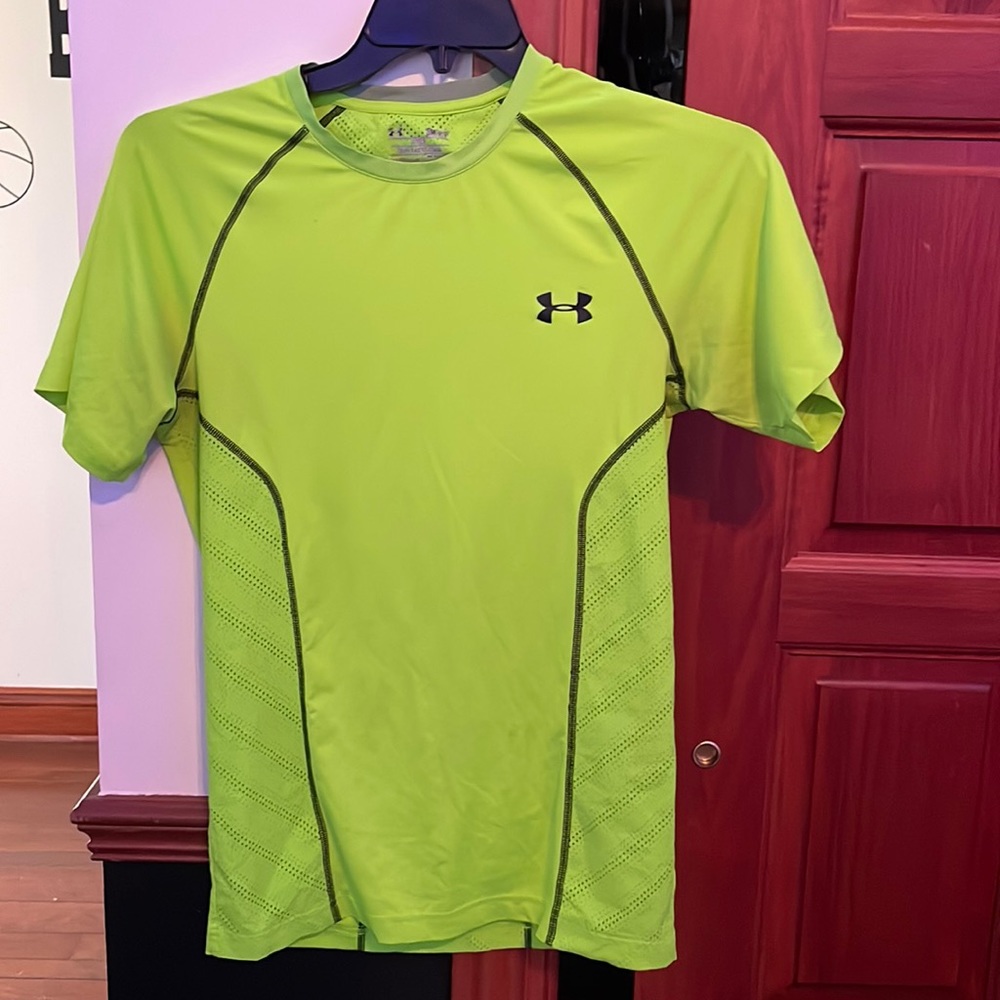Neon green fitted small mens under armor shirt